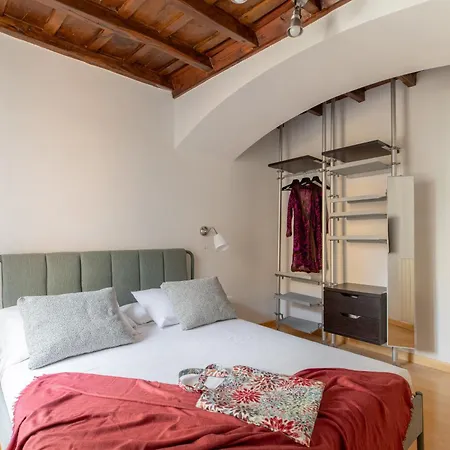 Iflat Trevi's Paradise