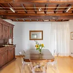 Iflat Trevi's Paradise Apartman