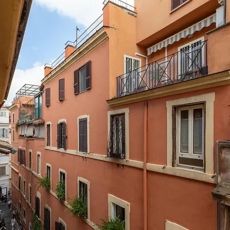Iflat Trevi's Paradise Apartman
