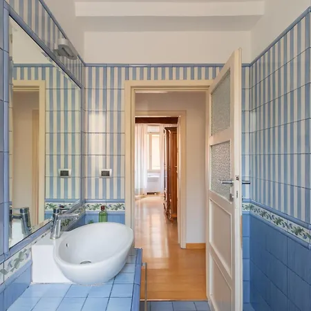 Apartment Iflat Trevi's Paradise *