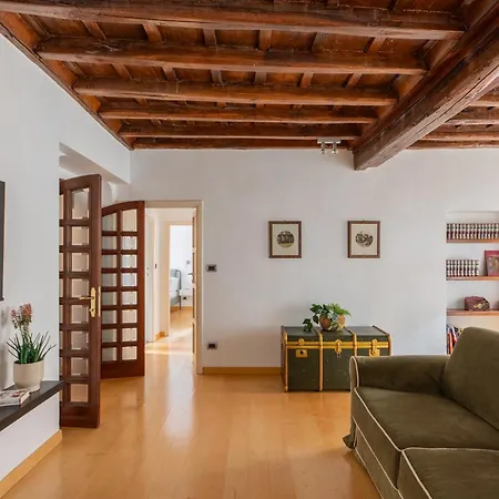 Iflat Trevi's Paradise Apartment
