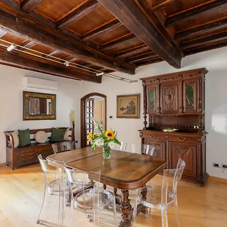 Apartment Iflat Trevi's Paradise